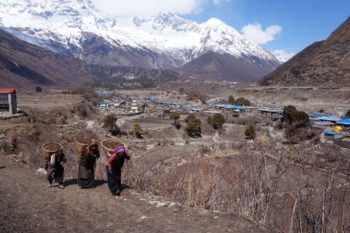 arriving-sama-gaun