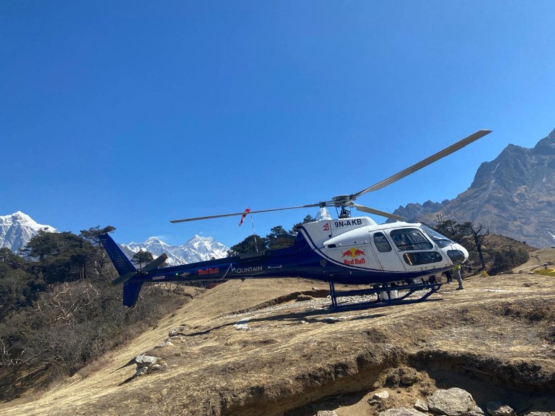 Helicopter landing at everest view hotel