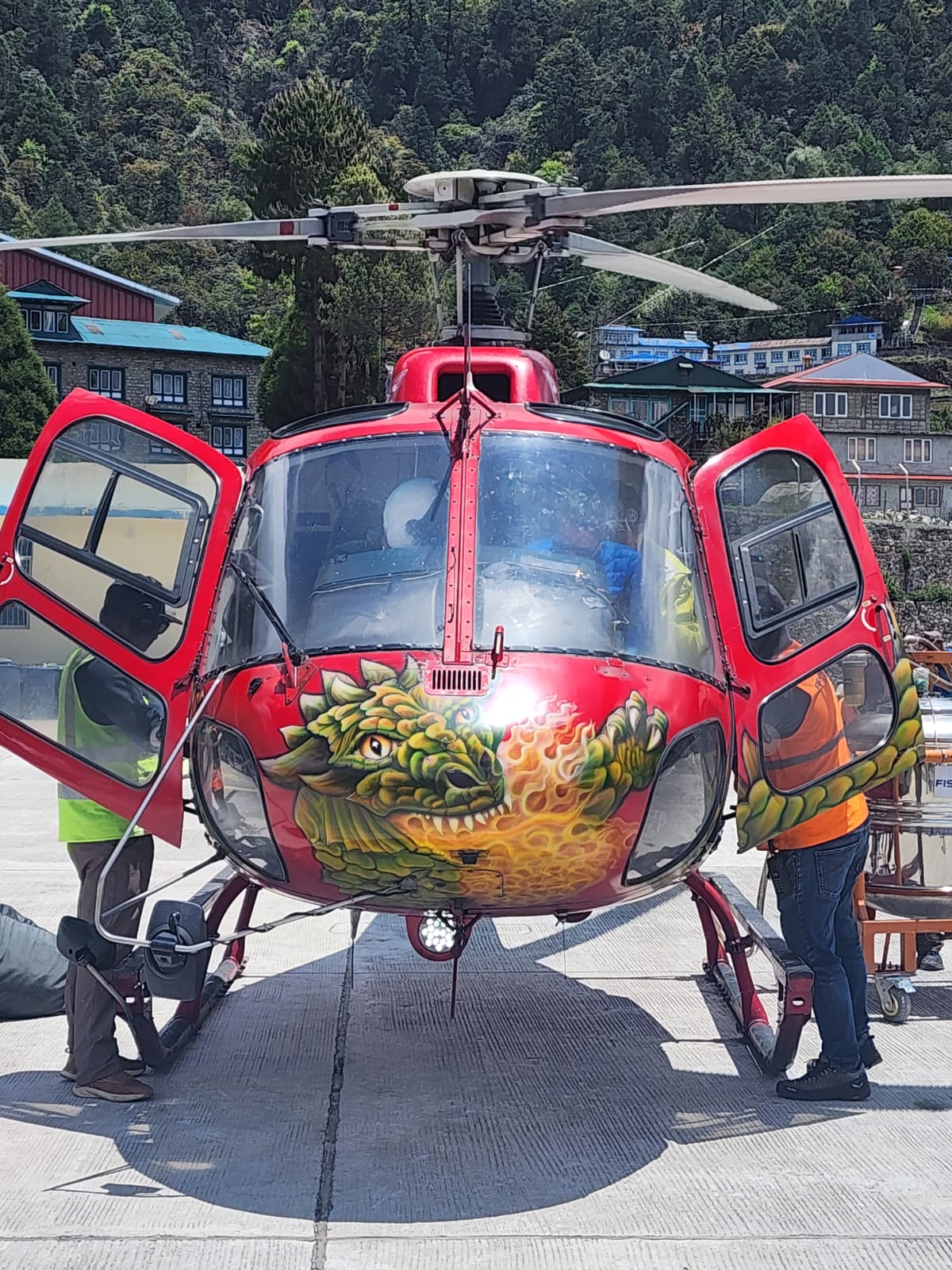 Helicopter tour to EBC