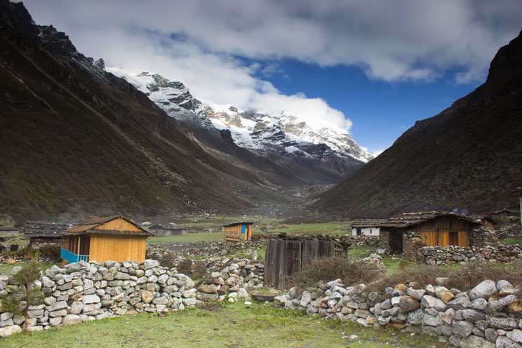 Kanchenjunga Circuit North To South Trek Report May 2016 khambachen white house lodge