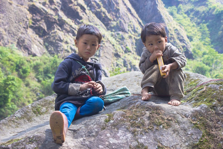 Kanchenjunga Circuit North To South Trek Report May 2016 kids in jaubari kanchenjunga norht